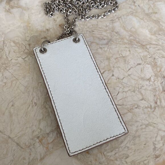 Rare Tod’s Leather IPod Nano Wearable Case Necklace - Picture 6 of 12